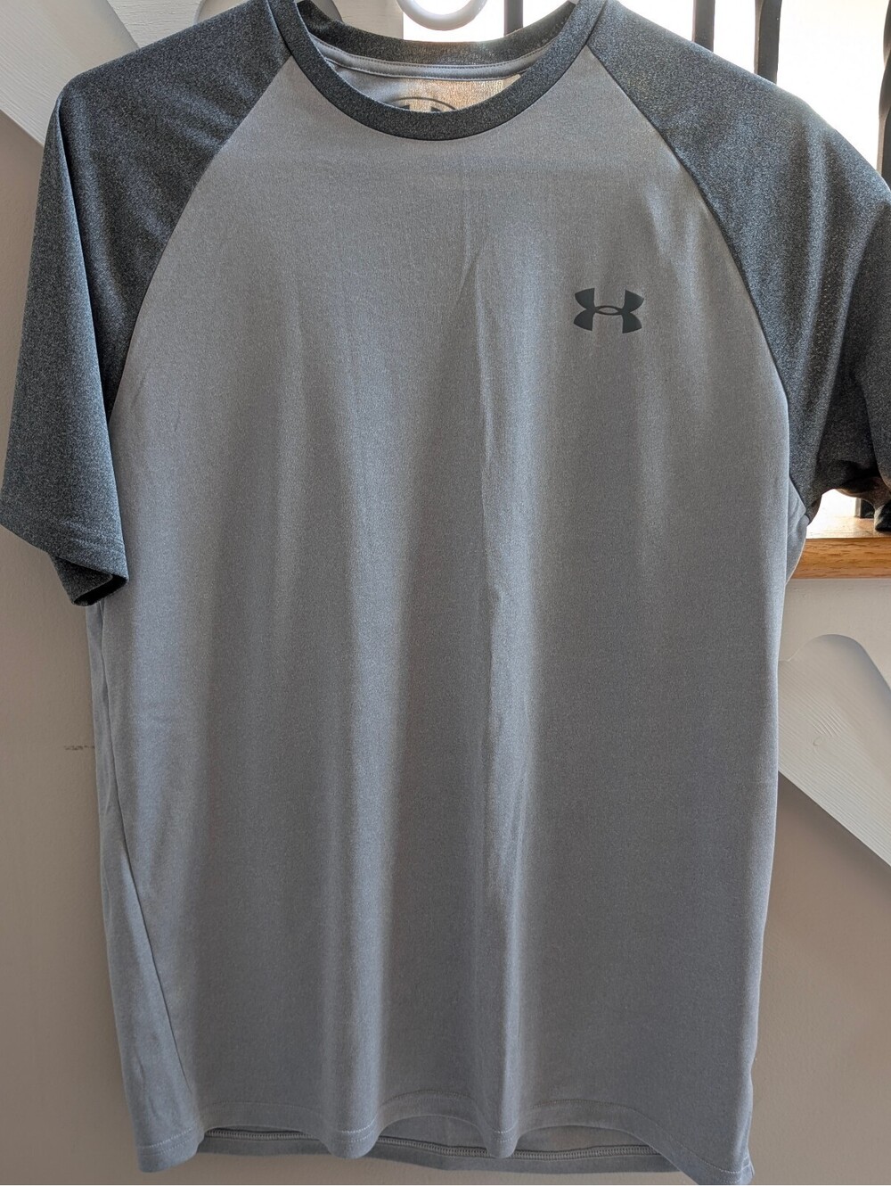 Under Armour Men's HeatGear Loose Fit Short Sleeve T-Shirt, Medium, Gray